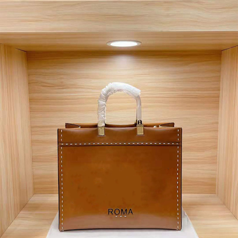 Women Handbags Crossbody Bag Square Design High Quality Calfskin Tote Shopping Detachable Wide Shoulder Strap Fashion Bags, Random style
Women Handbags Crossbody Bag Square Design High Quality Calfskin Tote Shopping Detachable Wide Shoulder Strap Fashion Bags, Random style