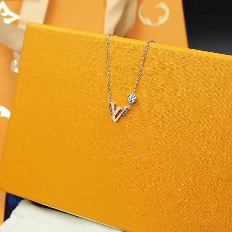 2021 Fashion Charm Necklaces Titanium Steel Necklace High Quality Diamond Necklace Fashion Couple Necklace Personalized Supply
2021 Fashion Charm Necklaces Titanium Steel Necklace High Quality Diamond Necklace Fashion Couple Necklace Personalized Supply