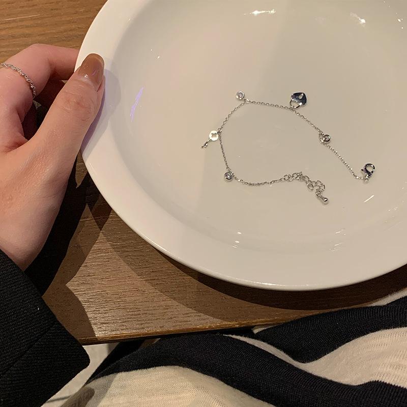 Charm Bracelets 2021 Fashion Simple Love Key Bracelet Ladies Student Girlfriends Wild Jewelry Couple Gifts Bijoux Femme Aciers Inox
Charm Bracelets 2021 Fashion Simple Love Key Bracelet Ladies Student Girlfriends Wild Jewelry Couple Gifts Bijoux Femme Aciers Inox