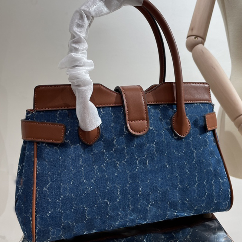 Tote Bag Vintage Handbag Purse Shoulder Crossbody Bags Canvas Classic Letter Printed Split Calf Leather Gold Hardware Removable Strap Free Ship Handbags, Blue
Tote Bag Vintage Handbag Purse Shoulder Crossbody Bags Canvas Classic Letter Printed Split Calf Leather Gold Hardware Removable Strap Free Ship Handbags, Blue