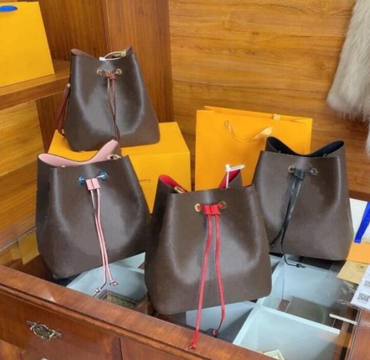 2021 Shopping Bags Large Capacity Fashion Women Designer Handbags Top Quality Cosmetic Case Bucket Bag Shoulder Bag Crossbody Bags - Lacosk, Red
2021 Shopping Bags Large Capacity Fashion Women Designer Handbags Top Quality Cosmetic Case Bucket Bag Shoulder Bag Crossbody Bags - Lacosk, Red