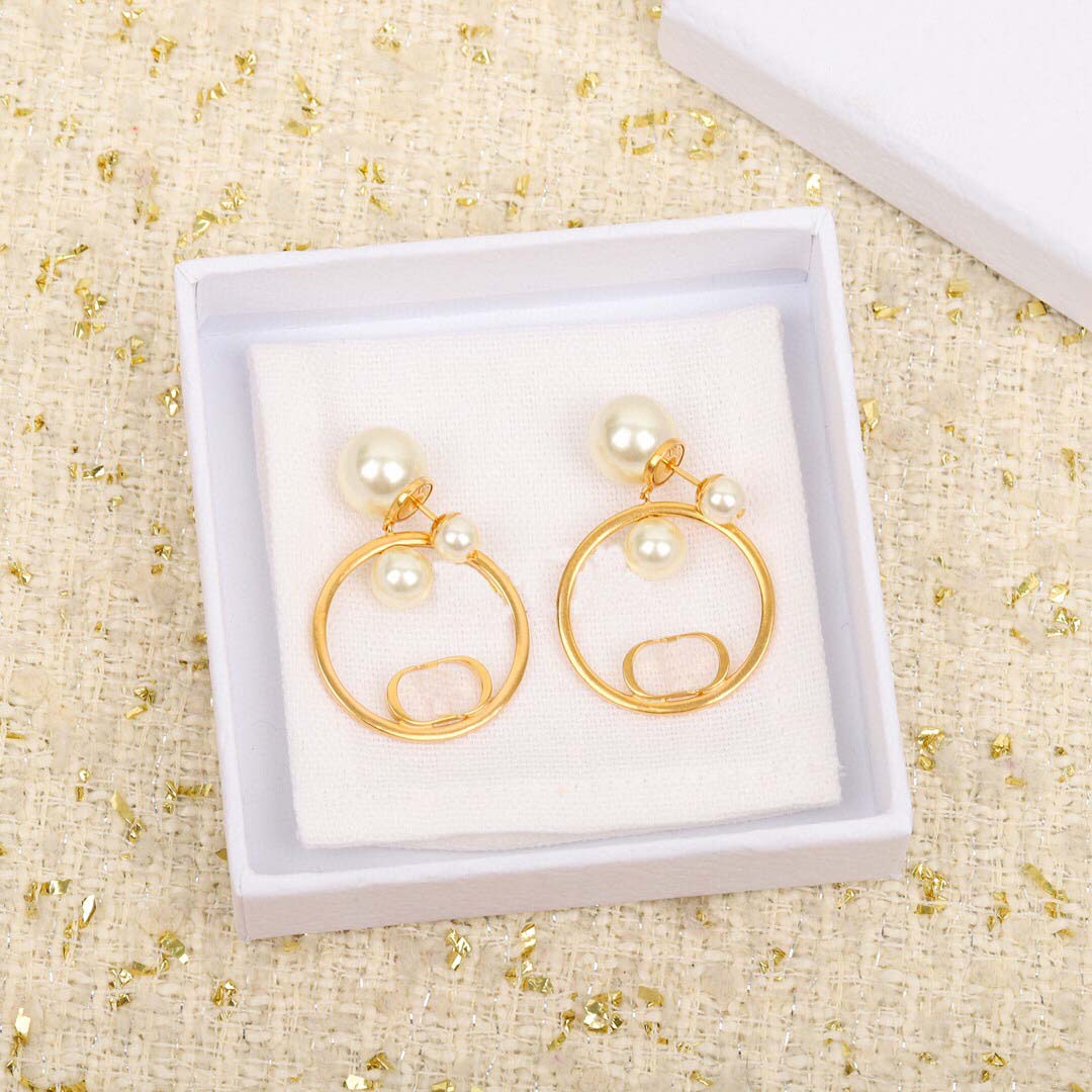 2022 Top quality Charm dangle drop earring with nature shell in 18k gold plated round shape for women wedding jewelry gift have box stamp S7078
2022 Top quality Charm dangle drop earring with nature shell in 18k gold plated round shape for women wedding jewelry gift have box stamp S7078