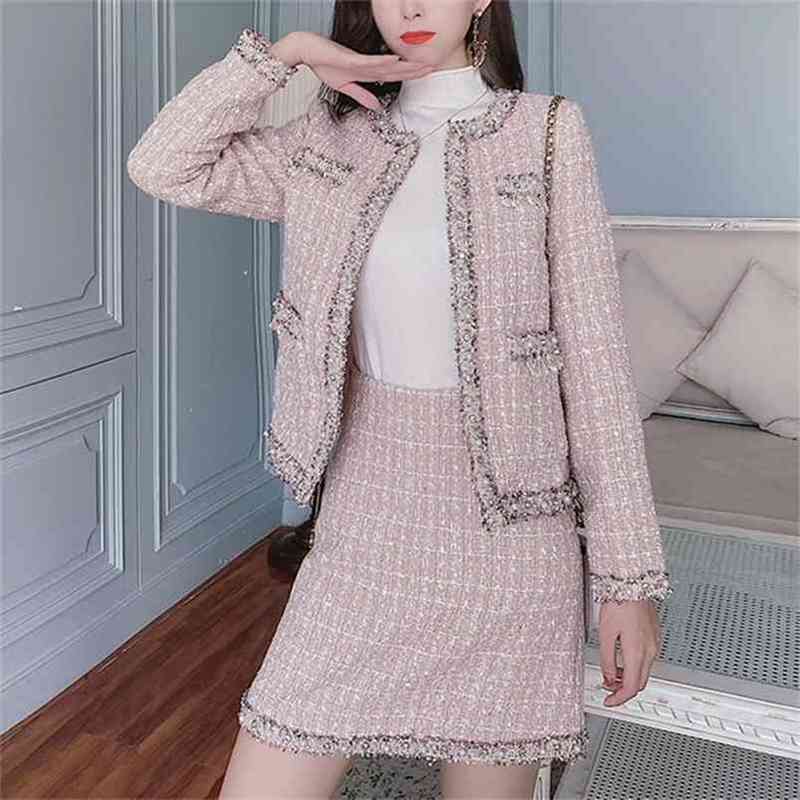 Tassel tweed jacket Designer Beading skirt suit runway autumn winter women 2 piece set 210603, Picture color
Tassel tweed jacket Designer Beading skirt suit runway autumn winter women 2 piece set 210603, Picture color
