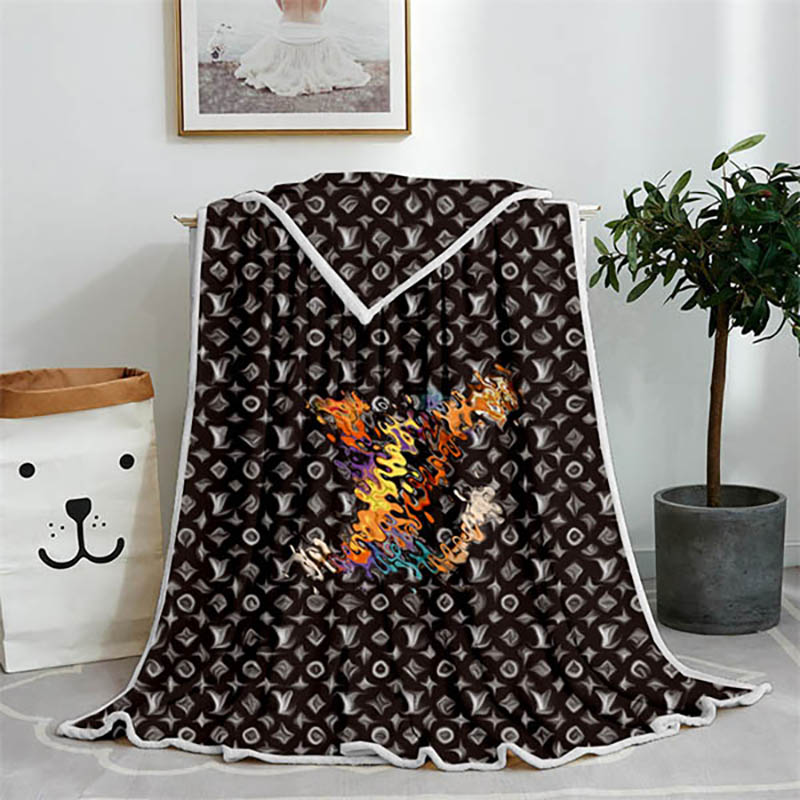 Various styles High Quality shawl Blanket Luxurys Designers Soft Touch Warm Sofa Bed Quilt Fall Winter Outdoor Blankets
Various styles High Quality shawl Blanket Luxurys Designers Soft Touch Warm Sofa Bed Quilt Fall Winter Outdoor Blankets