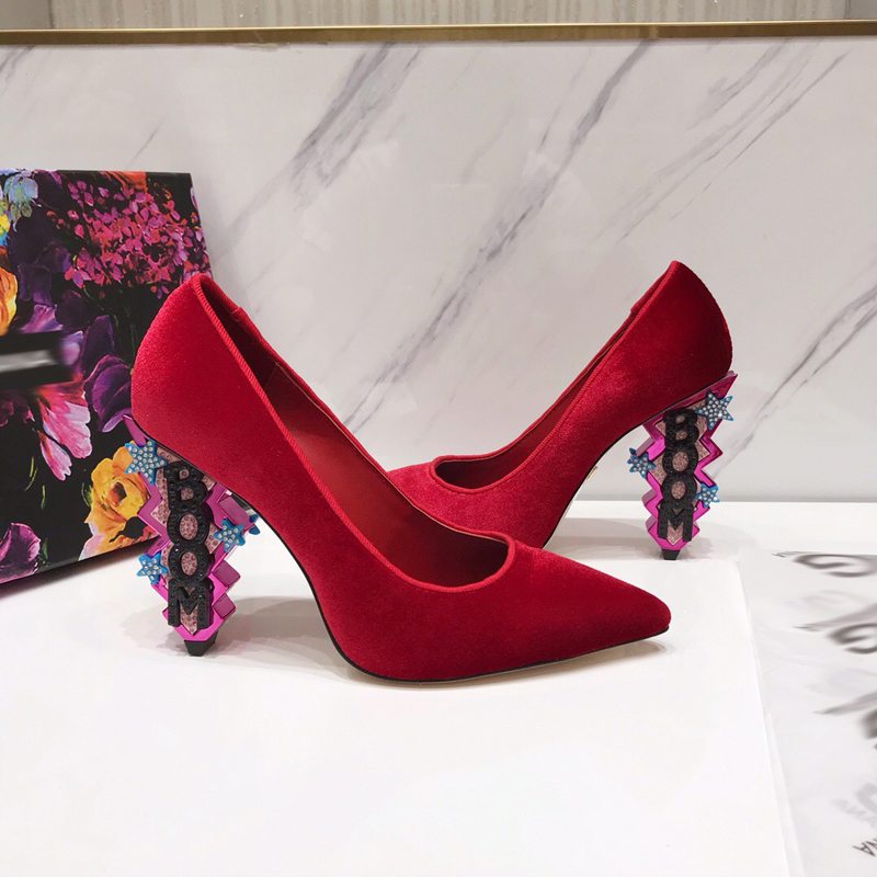 2021 Good Quality Fashion Women Luxurys Designers Shoes Designer Sandals Womens Luxury High Heels Sandal Dress Shoess With Box Size 35-41 -H594, Red
2021 Good Quality Fashion Women Luxurys Designers Shoes Designer Sandals Womens Luxury High Heels Sandal Dress Shoess With Box Size 35-41 -H594, Red