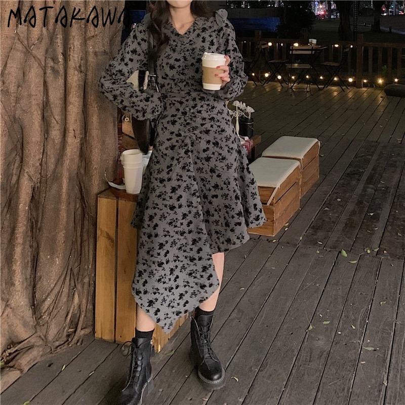 MATAKAWA Irregular Long-sleeved Dresses for Women Spring Korean Slim Waist Vestido Temperament V-neck Femme Robe 210513