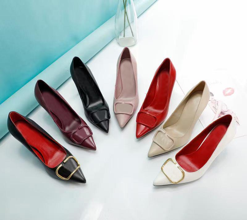 Classic high heeled boat shoe Designer leather Thick heel heels 10cm 100% cowhide Metal Button Pointed shoes letter black women Dress shoes
Classic high heeled boat shoe Designer leather Thick heel heels 10cm 100% cowhide Metal Button Pointed shoes letter black women Dress shoes