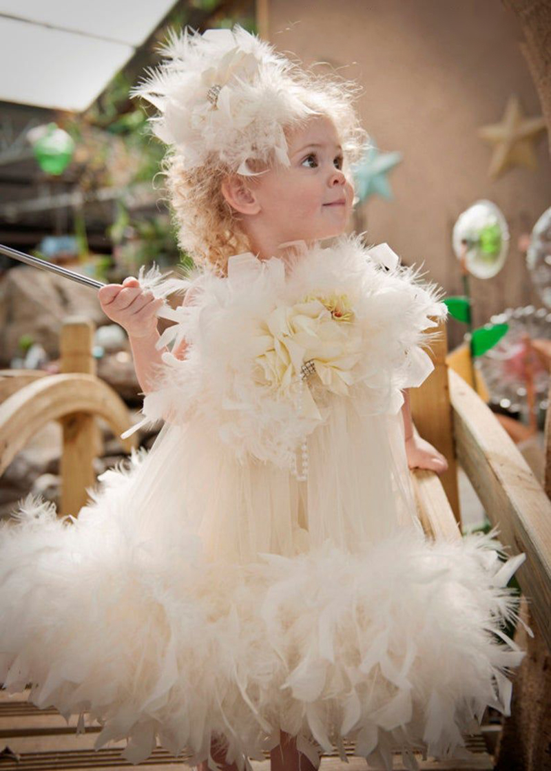 2021 Newest Lovely Flower Girls Dresses For Wedding Sleeveless Appliqued Beaded Feather Lace A Line Kids Formal Wear Pageant Dress