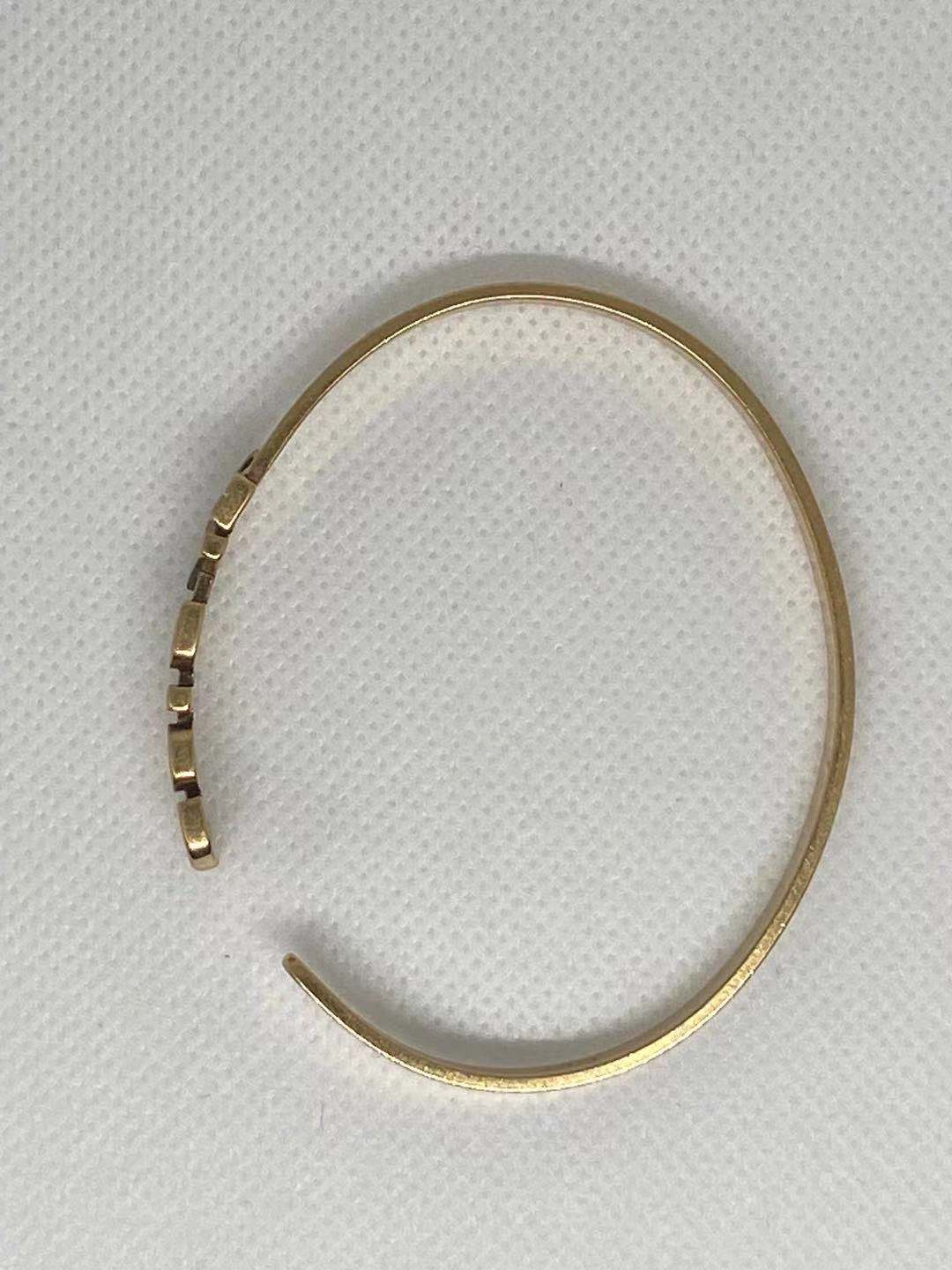 2021 new letter open bracelet women's Dijia Internet celebrity diamond heart bracelet bracelet
2021 new letter open bracelet women's Dijia Internet celebrity diamond heart bracelet bracelet
