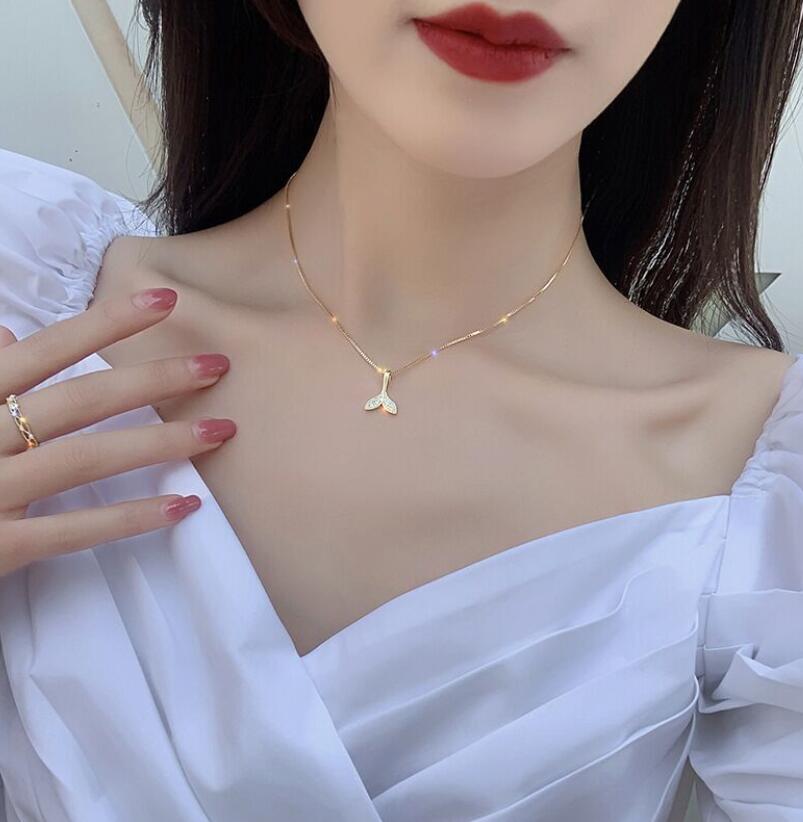 Fashion Mermaid Tail Charm Necklace for Women Pendant Creative Design Jewelry Micro Inlaid High Quality Shiny crystal Chains Gift, Silver
Fashion Mermaid Tail Charm Necklace for Women Pendant Creative Design Jewelry Micro Inlaid High Quality Shiny crystal Chains Gift, Silver