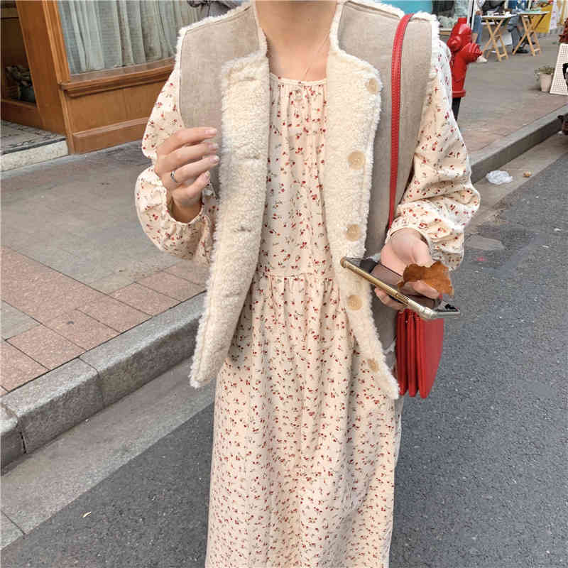 Colorfaith New Autumn Winter Women Jackets Vest Parkas High-Quality Cashmere Inside-out Sleeveless Warm Short Coat COV9167 210413