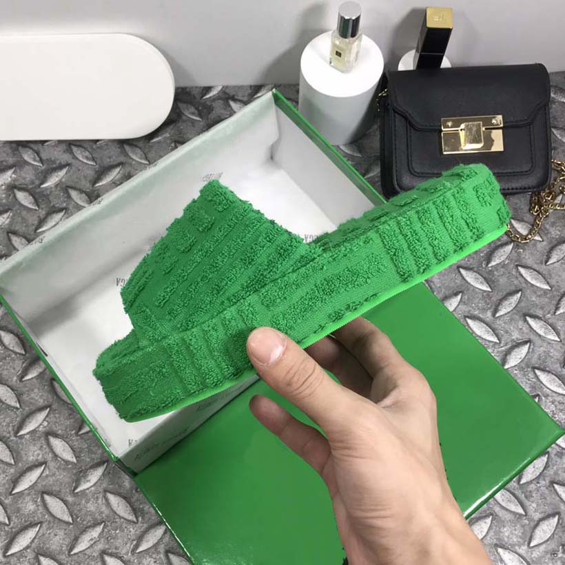 Slippers Sandals Women Designer Slides Fabric Rubber Outsole Grass Green Sponge Thick Bottom Slipper Heel 3.5CM wedge sandal With Box, #2
Slippers Sandals Women Designer Slides Fabric Rubber Outsole Grass Green Sponge Thick Bottom Slipper Heel 3.5CM wedge sandal With Box, #2