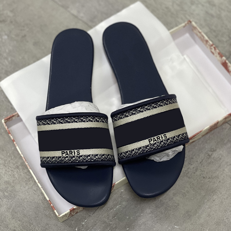 Women Dway Slide Slippers Embroidered Flat Sandles Blue Cotton Stripe Slipper Top Quality Leather Sole Silver Metallic Shoes Outdoor Casual Flip Flops, Color 47
Women Dway Slide Slippers Embroidered Flat Sandles Blue Cotton Stripe Slipper Top Quality Leather Sole Silver Metallic Shoes Outdoor Casual Flip Flops, Color 47