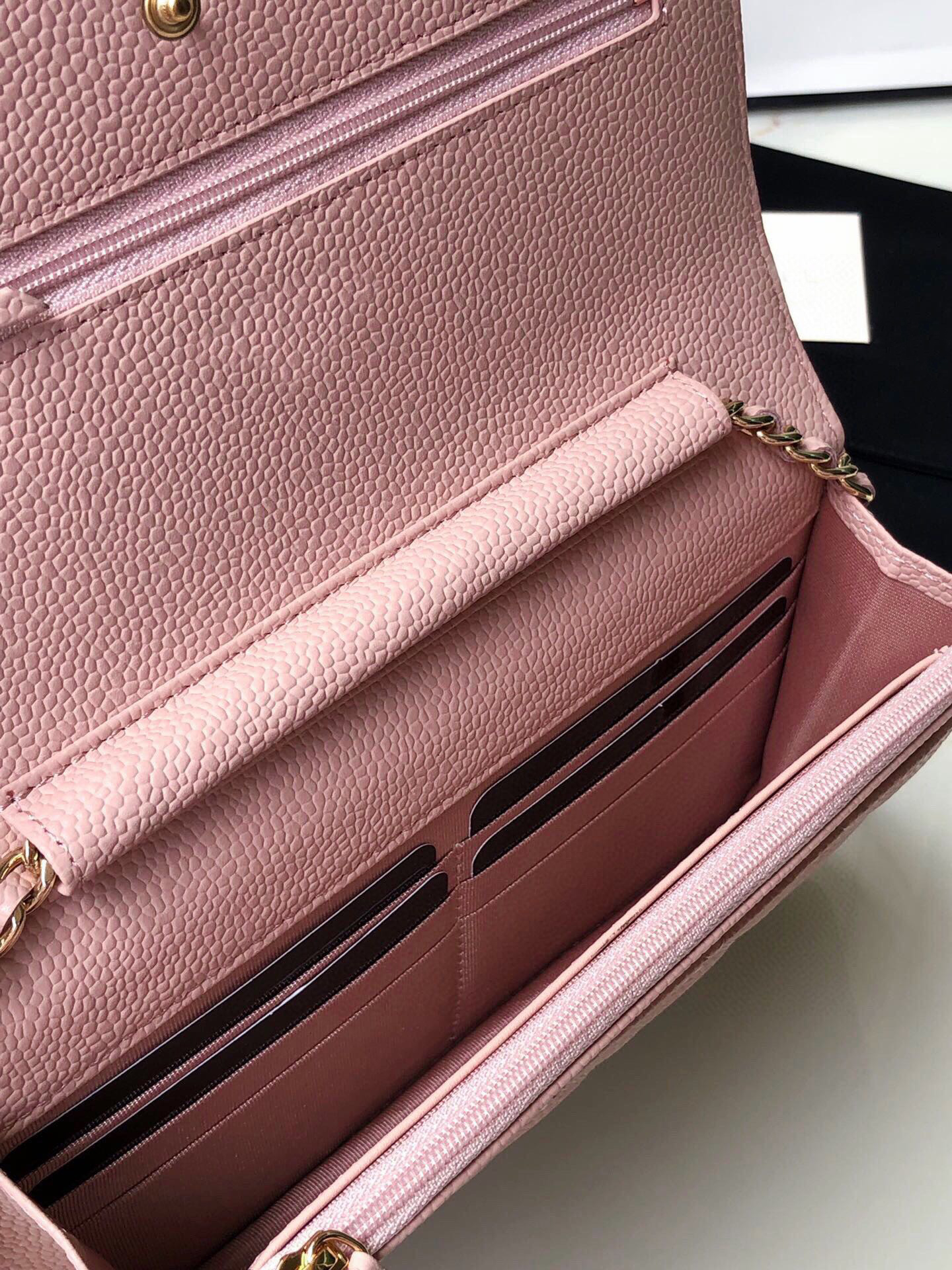 Brand Luxury Designer Fashion High Quality Ladies Shoulder Bag Flip Clutch Caviar Lambskin Wallet 002, Black lambskin gold buckle
Brand Luxury Designer Fashion High Quality Ladies Shoulder Bag Flip Clutch Caviar Lambskin Wallet 002, Black lambskin gold buckle