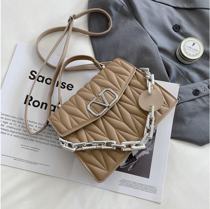 Factory wholesale women chain bag summer Joker striped messenger bags elegant atmosphere Candy-colored handbags street trend solid color leather handbag 9 colors
Factory wholesale women chain bag summer Joker striped messenger bags elegant atmosphere Candy-colored handbags street trend solid color leather handbag 9 colors