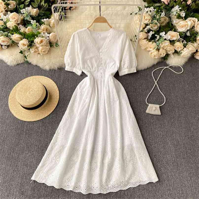 White Embroidered Lace Dress Summer Elegant V-neck Short Sleeve Single Breasted Slim High Waist Vintage Women Korean Robe 210603
White Embroidered Lace Dress Summer Elegant V-neck Short Sleeve Single Breasted Slim High Waist Vintage Women Korean Robe 210603