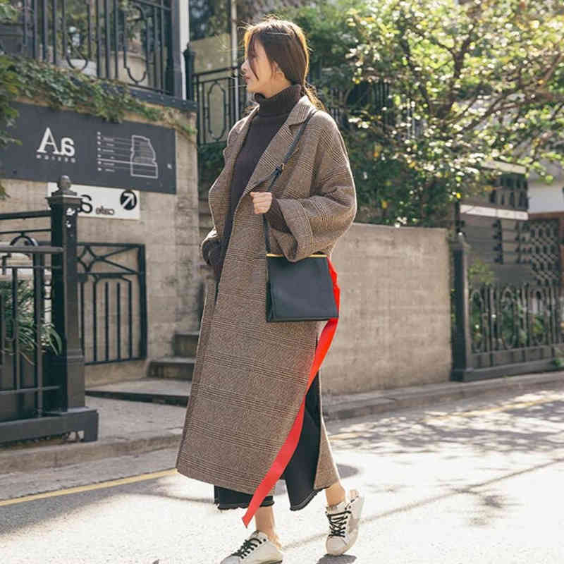 Women Winter Wool Blend Coat Fashion Plaid Loose Batwing Sleeve Long Woolen Trench Warm Outwear Female Jacket 210515