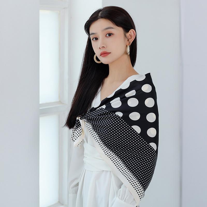 Scarves Imitate Twill Silk Scarf Women Vintage Polka Dot Shawl Stole Hijab Head Neck Square Kerchief Bandana 90*90cm
Scarves Imitate Twill Silk Scarf Women Vintage Polka Dot Shawl Stole Hijab Head Neck Square Kerchief Bandana 90*90cm