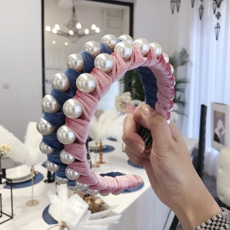style Queen's same Ins pressure big Pearl winding hairband gold velvet wide edge Headband
style Queen's same Ins pressure big Pearl winding hairband gold velvet wide edge Headband