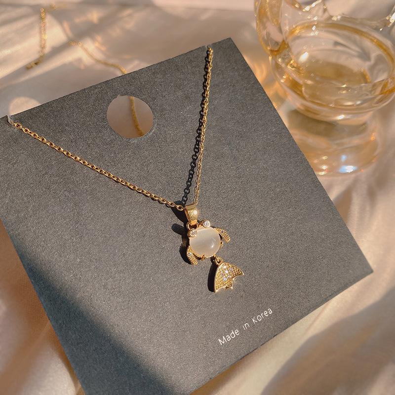 Pendant Necklaces Retro Fashion Titanium Steel Necklace Women Ins Cold Wind Simple Goldfish Butterfly Love Clavicle Chain Jewelry, Silver
Pendant Necklaces Retro Fashion Titanium Steel Necklace Women Ins Cold Wind Simple Goldfish Butterfly Love Clavicle Chain Jewelry, Silver