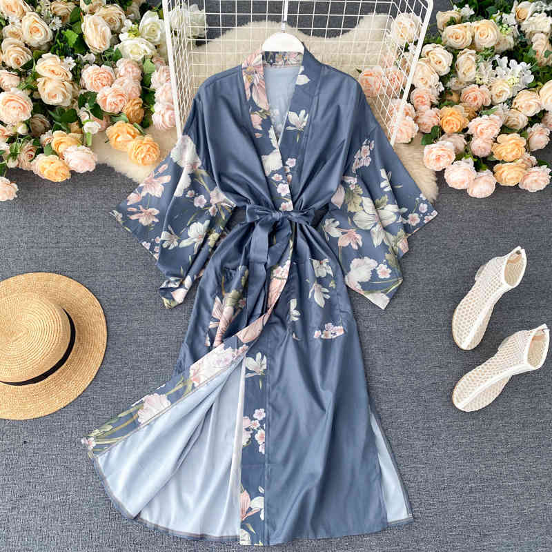 Female Spring Summer Satin Sun Protection Dress V Neck Batwing Sleeve High Waist Print Chic Ladies 210520, Blue
Female Spring Summer Satin Sun Protection Dress V Neck Batwing Sleeve High Waist Print Chic Ladies 210520, Blue