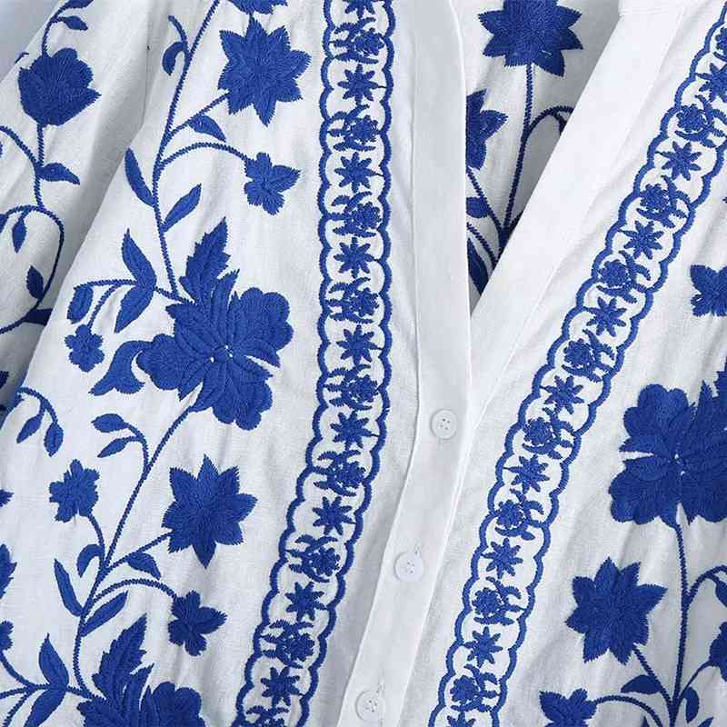 Oversize Women V Neck Vintage Blouse Spring-autumn Fashion Ladies Chinese Style Coat Female Embroidered Top 210430