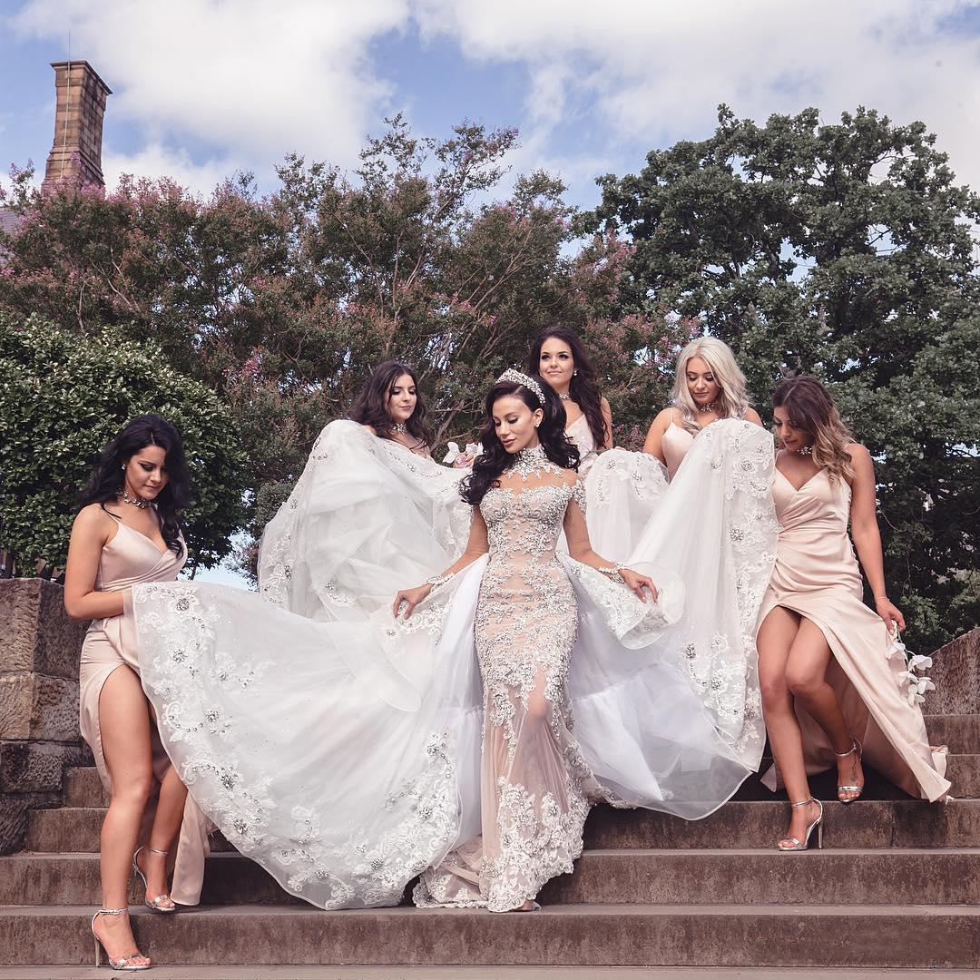 Luxurious Rhinestone Crystal Wedding Dress High Neck Beads Applique Long Sleeves Mermaid Bridal Dresses Lace Gorgeous Dubai Wedding Gown Overskirt