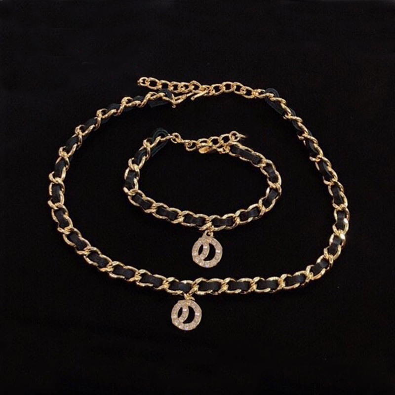 Luxury Designer Necklaces Bracelet Leather Necklace Bracelets High Quality Top gift with Stamps @lan_jewelry2, Silver
Luxury Designer Necklaces Bracelet Leather Necklace Bracelets High Quality Top gift with Stamps @lan_jewelry2, Silver