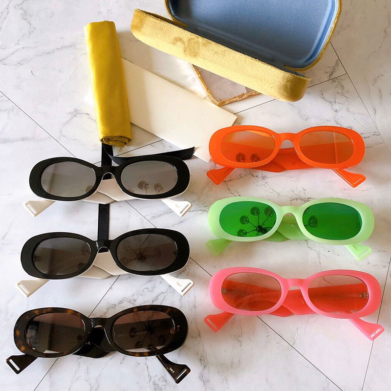 Ladies designer sunglasses 0517S woman charming small oval frame fashionable Women glasses Womens UV400 lens top high quality gg0517s
Ladies designer sunglasses 0517S woman charming small oval frame fashionable Women glasses Womens UV400 lens top high quality gg0517s