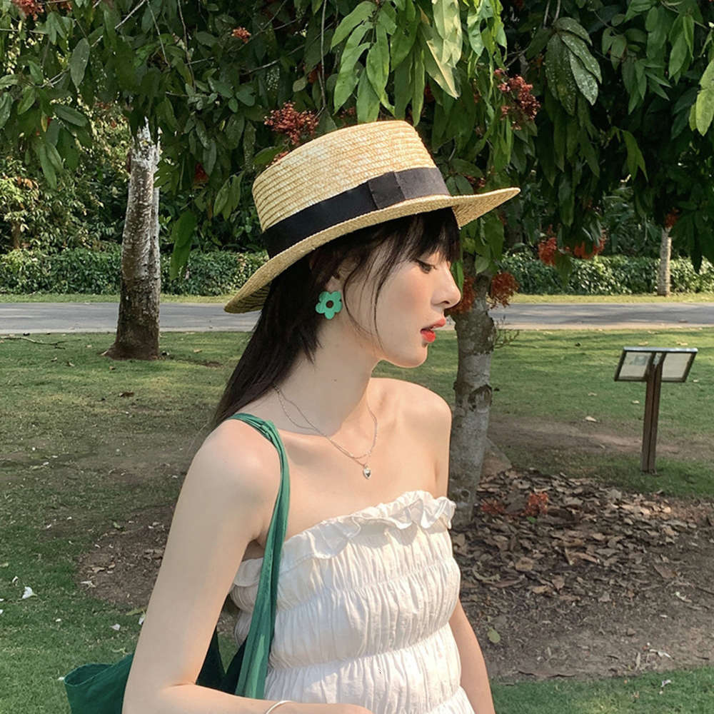 Net red French flat top straw hat women's summer sun protection and sunshade, Blue;gray
Net red French flat top straw hat women's summer sun protection and sunshade, Blue;gray