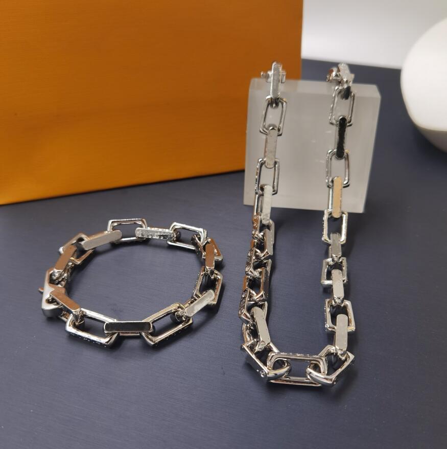 Designer Bracelets Men Women Brand Bracelet Chain Mens Jewelry Tennis Europe Fashion Top Quality
Designer Bracelets Men Women Brand Bracelet Chain Mens Jewelry Tennis Europe Fashion Top Quality