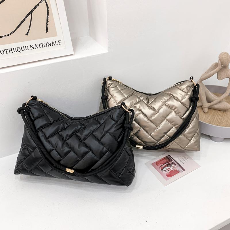 Evening Bags Women Space Padded Nylon Quilted Lattice Shoulder Bag Solid Color Zipper Large Capacity Top-handle
Evening Bags Women Space Padded Nylon Quilted Lattice Shoulder Bag Solid Color Zipper Large Capacity Top-handle