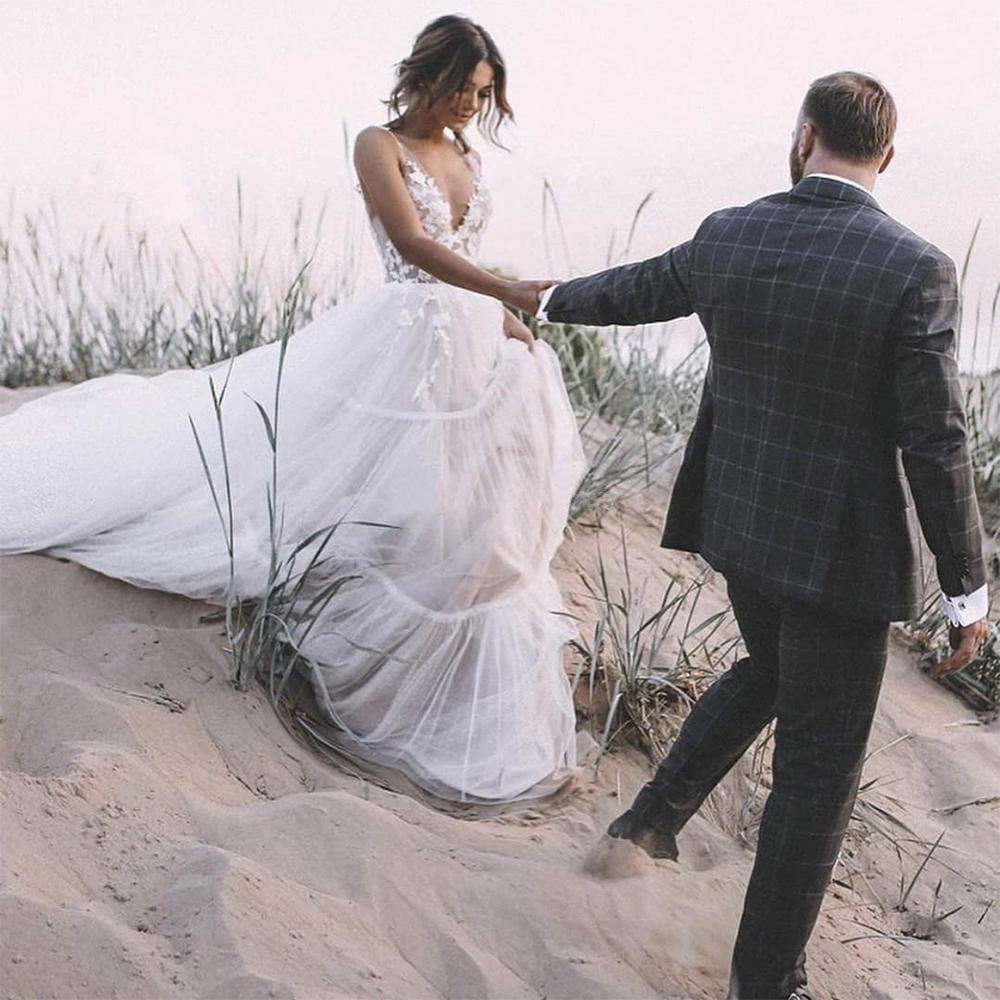 2021 Wedding Dresses Lace Applique Top Bridal Gowns Backless Sheer Straps Beach Plus Size Wedding Dress Floor Length robes de soirée mariée