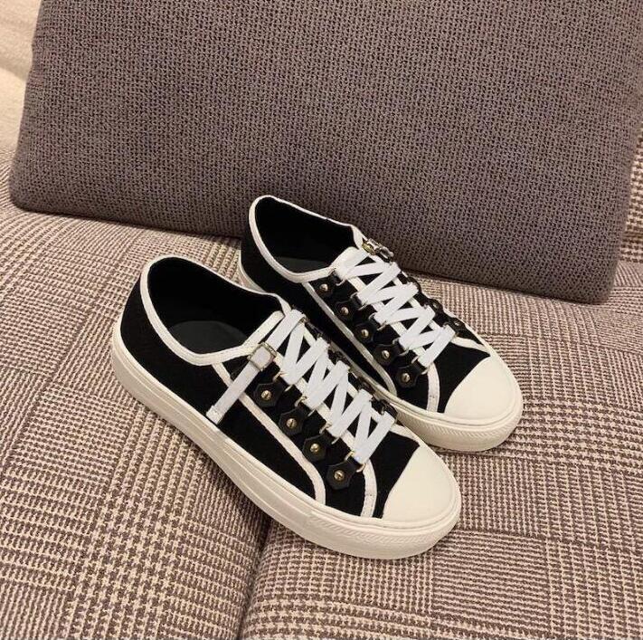 2021 Women B23 Walking shoes White Oblique Technical Mesh Sneakers Classic Platform Shoe Grils Lace-up Trainers size 35-41, Color 2
2021 Women B23 Walking shoes White Oblique Technical Mesh Sneakers Classic Platform Shoe Grils Lace-up Trainers size 35-41, Color 2