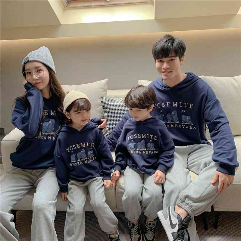 Parent child outfit a family of three or four hooded sweaters autumn and winter 2021 new heavy industry high-end embroidery foreign style, Black
Parent child outfit a family of three or four hooded sweaters autumn and winter 2021 new heavy industry high-end embroidery foreign style, Black