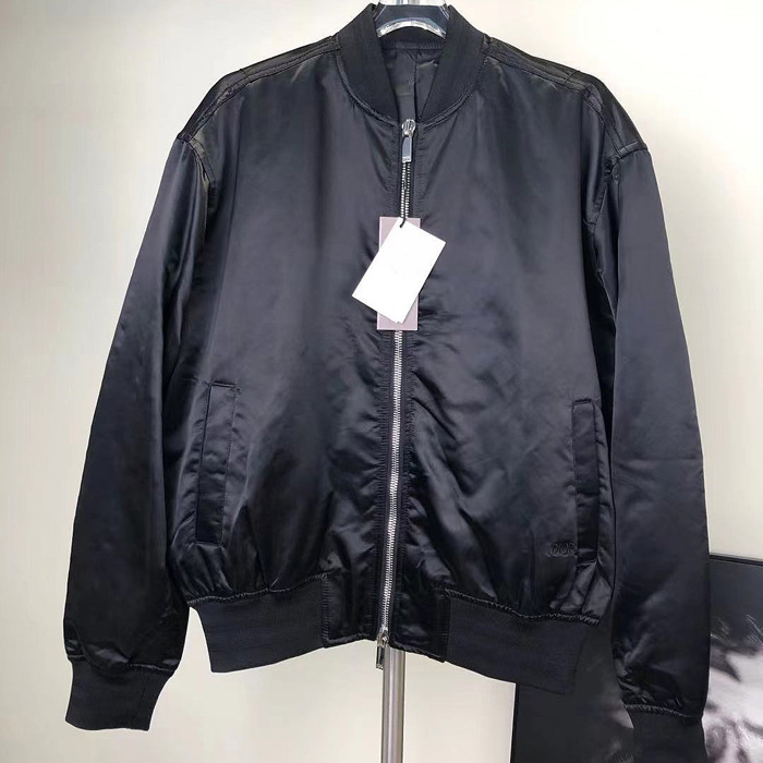 Top Qaulity Men Designer Luxury Flight Jackets Fashion Letter Print Mens Women Brand Jacket Windbreaker Coat Outdoor Streetwear Cotton clothes
Top Qaulity Men Designer Luxury Flight Jackets Fashion Letter Print Mens Women Brand Jacket Windbreaker Coat Outdoor Streetwear Cotton clothes