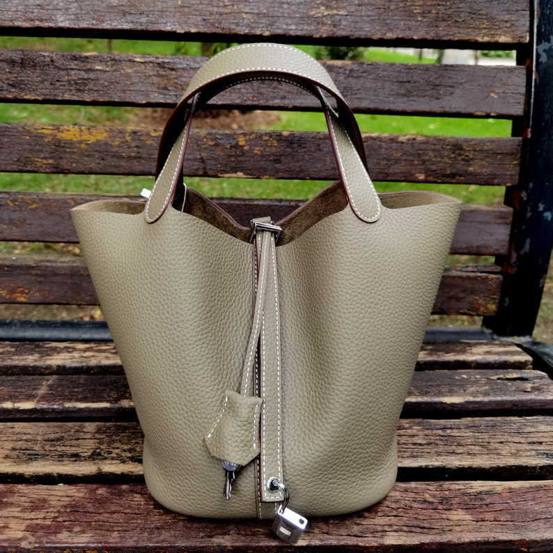 Hanghhangbag Luxury Designer Fashion Hand Handbag Handbags Backpack Wallet Purse Shoulder Crossbody Tote Bags Mini Bag Pony's top layer Q17O
Hanghhangbag Luxury Designer Fashion Hand Handbag Handbags Backpack Wallet Purse Shoulder Crossbody Tote Bags Mini Bag Pony's top layer Q17O