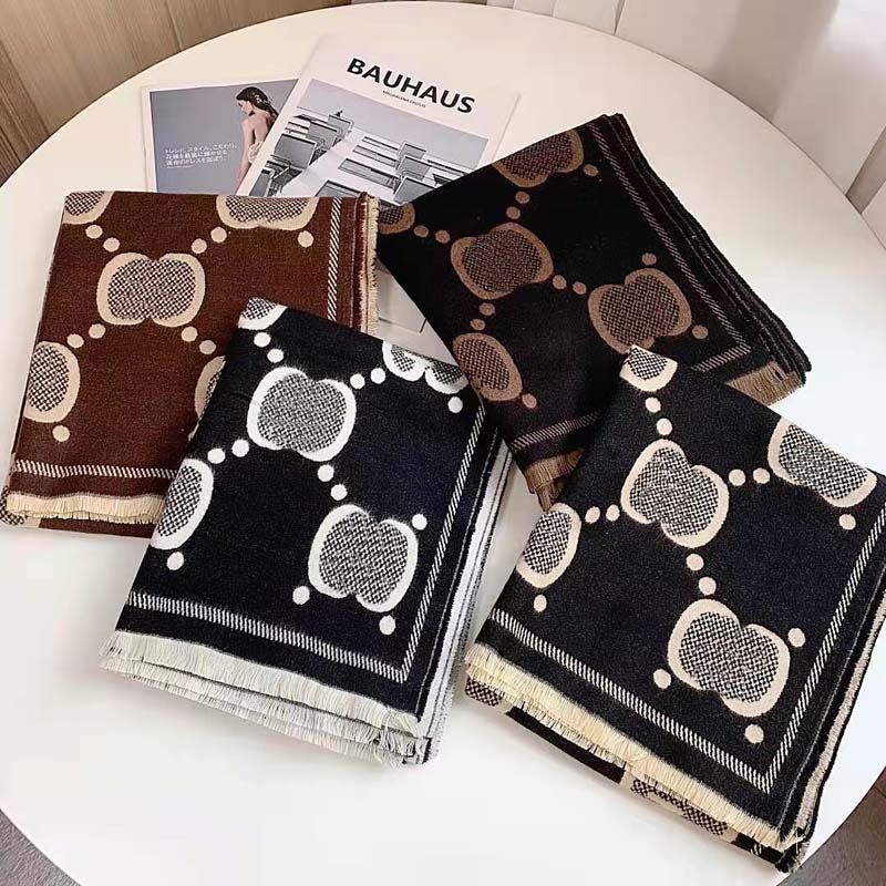 2021 Fashion Designer Winter Cashmere Scarf for Women Classic Letter Flower Silk Lace Ring Scarves 180 * 50cm High Quality
2021 Fashion Designer Winter Cashmere Scarf for Women Classic Letter Flower Silk Lace Ring Scarves 180 * 50cm High Quality