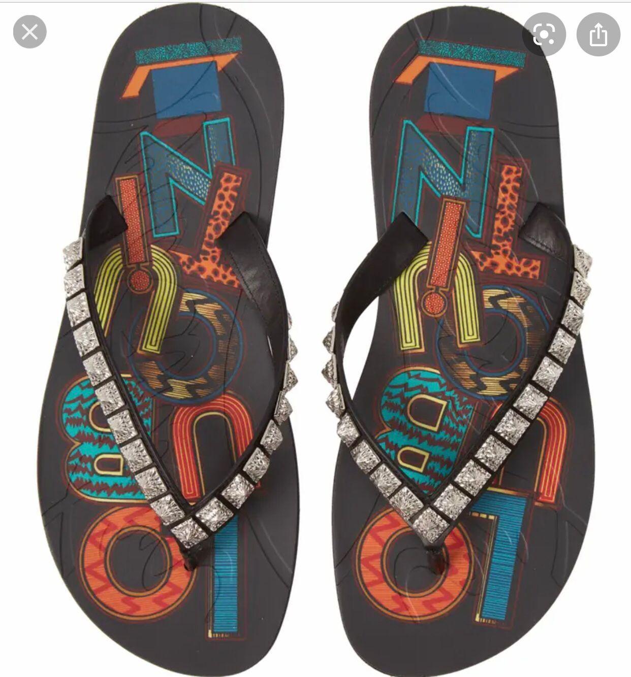 Famous Summer Men Red Bottom Slippers Sandals Boy Loubi Flip Flop Flat Comfort Spikes Studs Wholesale Footwear Beach Slides Walking EU38-47
Famous Summer Men Red Bottom Slippers Sandals Boy Loubi Flip Flop Flat Comfort Spikes Studs Wholesale Footwear Beach Slides Walking EU38-47