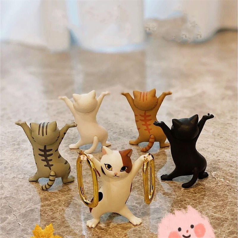Figurines for Office Desk Accessories Japanese Dancing Cat Pen Holder Student Lovely Desktop Ornament