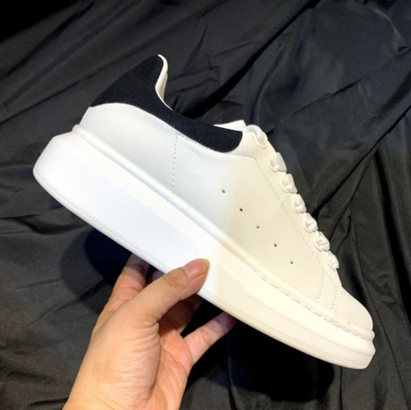 Hiking Footwear Mens Womens Casual Shoes Lace Up Flat Comfort Pretty Trainers Daily Lifestyle Luxury With Box Size EUR 35-45 Sneakers
Hiking Footwear Mens Womens Casual Shoes Lace Up Flat Comfort Pretty Trainers Daily Lifestyle Luxury With Box Size EUR 35-45 Sneakers
