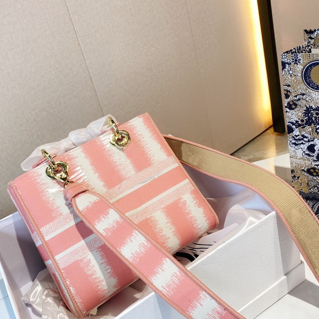 Women Fashion Small Totes Handbags Ladies Desgin Summer Spring Cross Body Shoulder Hand Bags Luxury Designer Large Capacity Tote For Young Mother Lady Daily Life, Make up the difference
Women Fashion Small Totes Handbags Ladies Desgin Summer Spring Cross Body Shoulder Hand Bags Luxury Designer Large Capacity Tote For Young Mother Lady Daily Life, Make up the difference