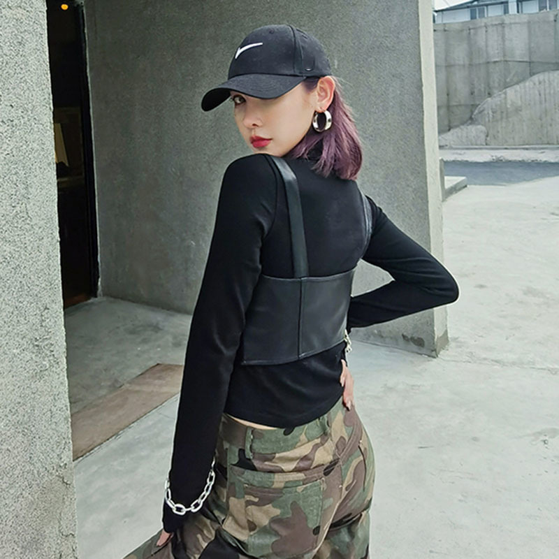 DEAT Women Black High Street Hollow Halter Tank Tops New V-collar Sleeveless Personality Fashion Tide Spring Autumn GX142 210428