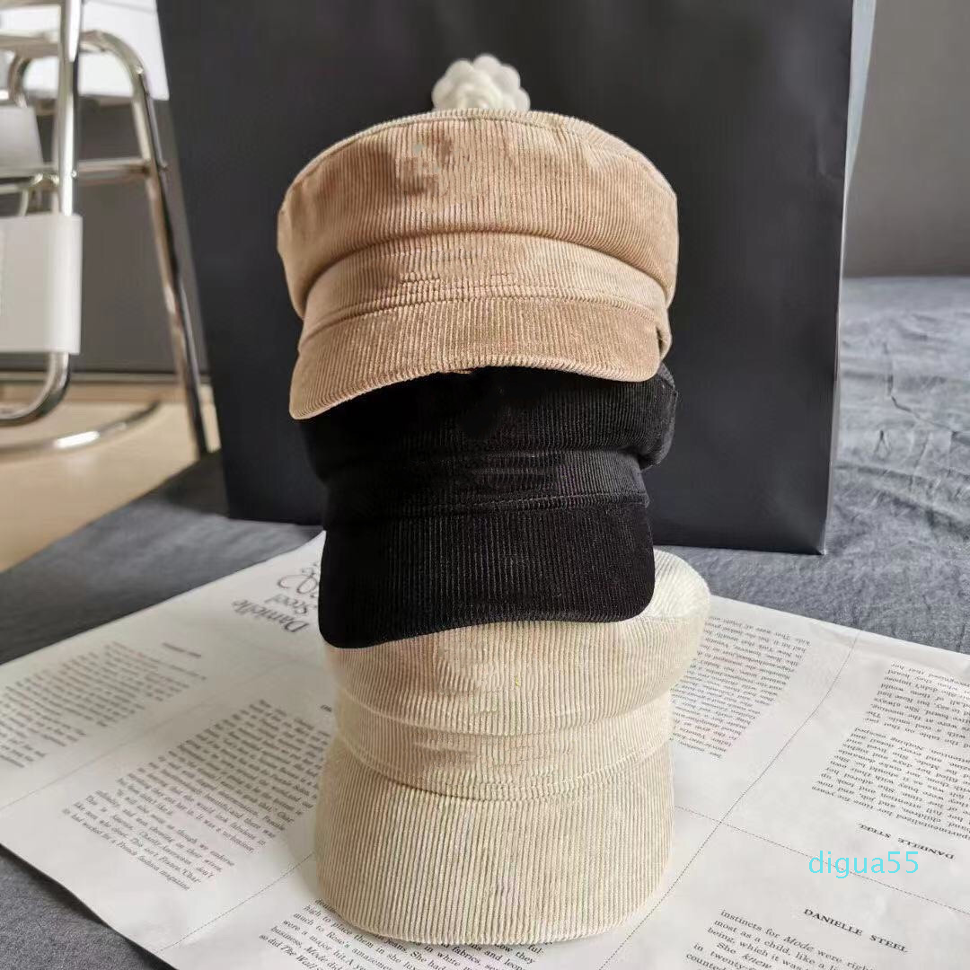 Fashionable retro corduroy newsboy hat suitable for all face shapes Soft corduroy material, Khaki
Fashionable retro corduroy newsboy hat suitable for all face shapes Soft corduroy material, Khaki