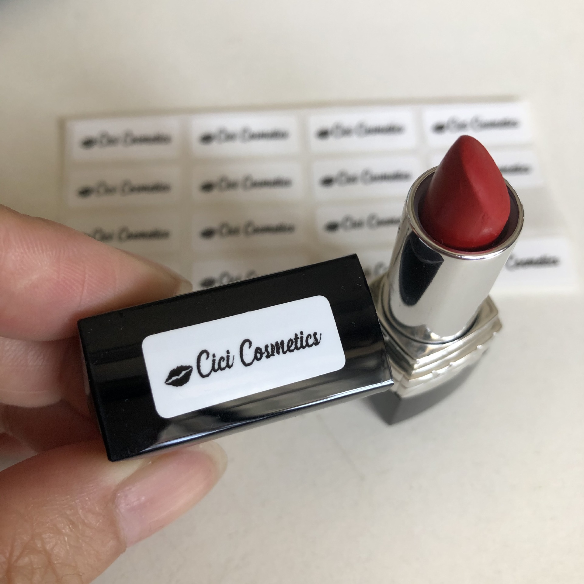Custom Cosmetic Lipstick Tube Ahesive Labels Rectangle Transparent and White Vinyl Waterproof Advertising Stickers
Custom Cosmetic Lipstick Tube Ahesive Labels Rectangle Transparent and White Vinyl Waterproof Advertising Stickers
