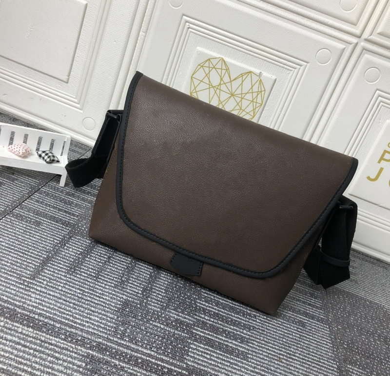 Top quality male postman bag leather cover letter designer luxury one-shoulder dress for work fashion M30233 SIZE 23-17-6cm M45557
Top quality male postman bag leather cover letter designer luxury one-shoulder dress for work fashion M30233 SIZE 23-17-6cm M45557