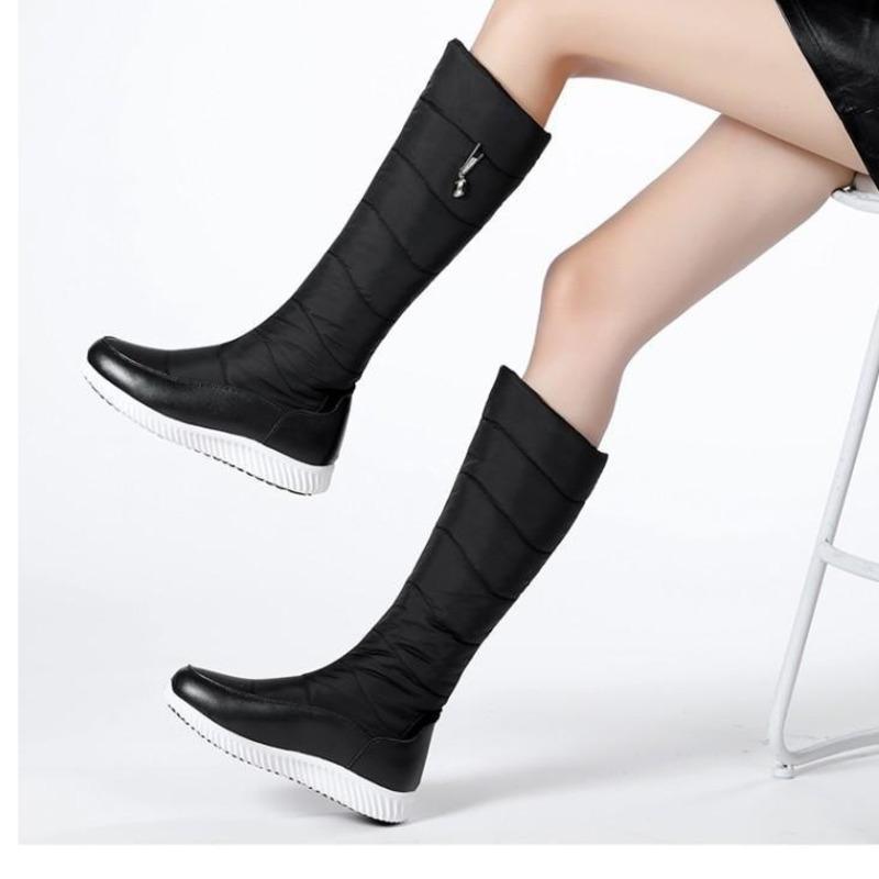 Boots Winter Waterproof And Antiskid Plush Thickened Cotton Shoes Women's Northeast Cold Resistant Warm Thick Soled Leather Medium, Black
Boots Winter Waterproof And Antiskid Plush Thickened Cotton Shoes Women's Northeast Cold Resistant Warm Thick Soled Leather Medium, Black