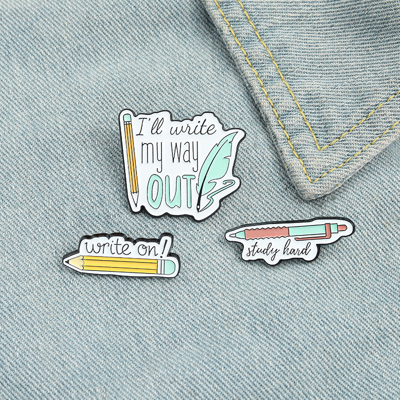 Student Pencil Ball Point Pen Brooches Letter Shape Feather Alloy Pins Fashion Accessories Enamel Cowboy Collar Badge Jewelry Wholesale
Student Pencil Ball Point Pen Brooches Letter Shape Feather Alloy Pins Fashion Accessories Enamel Cowboy Collar Badge Jewelry Wholesale