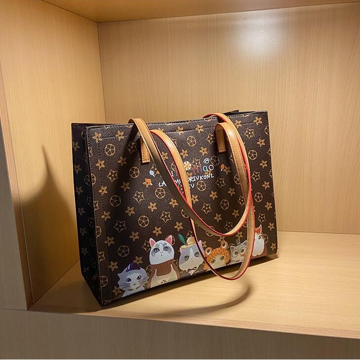 790 Design handbag Leather Single Shoulder Retro Shell Bag Female Purses and Handbags Designer Crossbody Bags for Women, W2
790 Design handbag Leather Single Shoulder Retro Shell Bag Female Purses and Handbags Designer Crossbody Bags for Women, W2