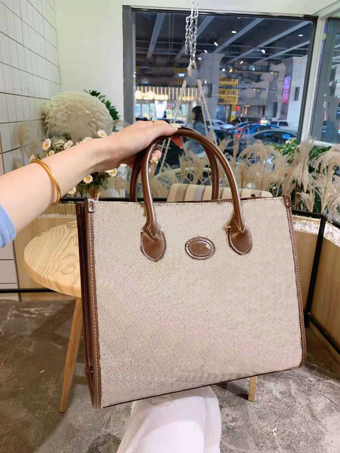 Shopping Bag Women's Old Flower Handbag High Quality Shoulder Girls Fashion Bags Ladies Purses Handbags Women Tote, Customize
Shopping Bag Women's Old Flower Handbag High Quality Shoulder Girls Fashion Bags Ladies Purses Handbags Women Tote, Customize